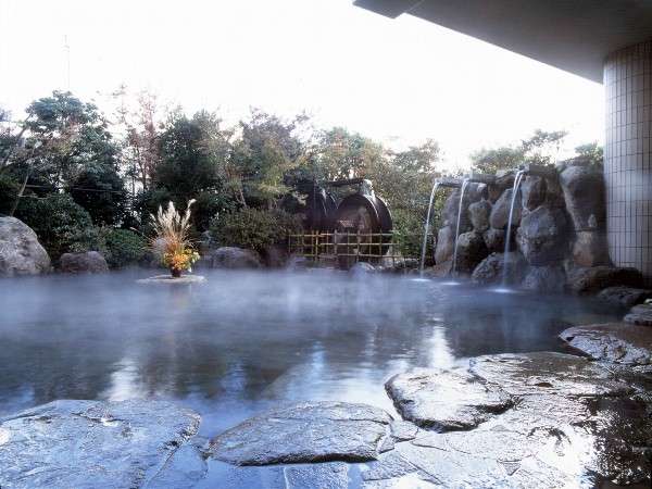 Open-air bath